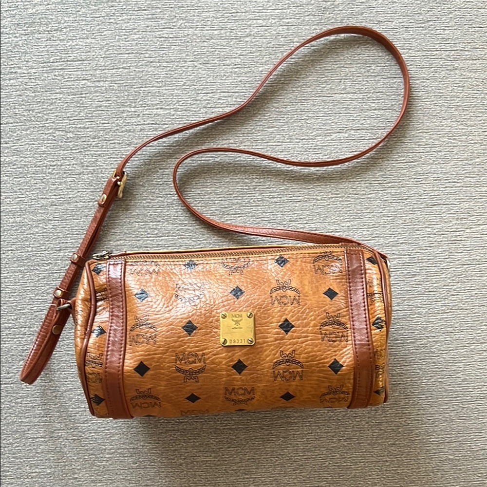 MCM VISETOS BARREL BAG - Picture 3 of 10